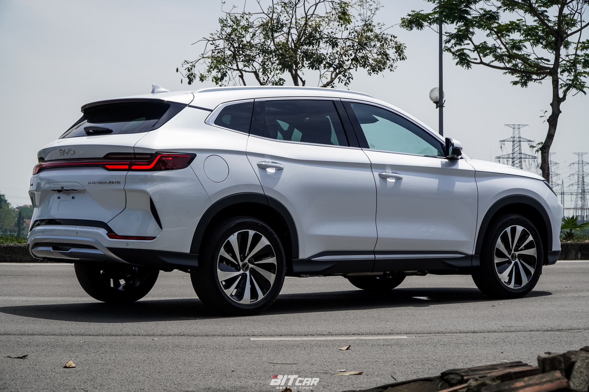 báo giá byd sealion 6 lăn bánh bao nhiêu tiền