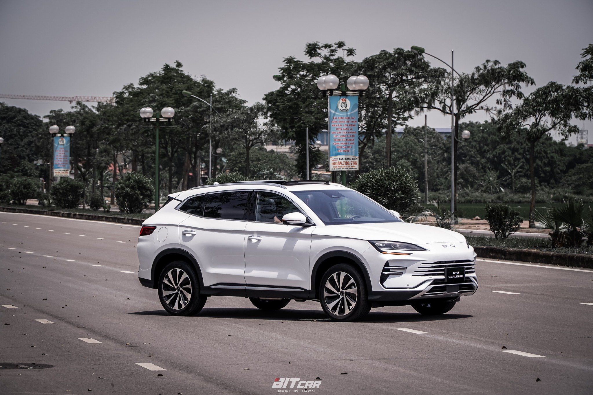 báo giá byd sealion 6 lăn bánh